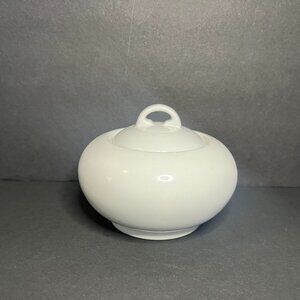 Luminite Essence by Stoneage White Porcelain Round Sugar Bowl w/ Lid 3.5 x 4.25"